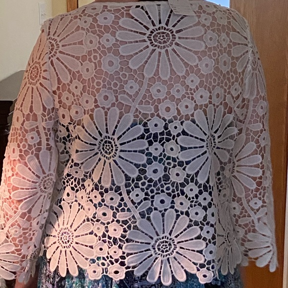 Grace Chaung 8 New York Daisy Lace Blouse - Picture 2 of 3